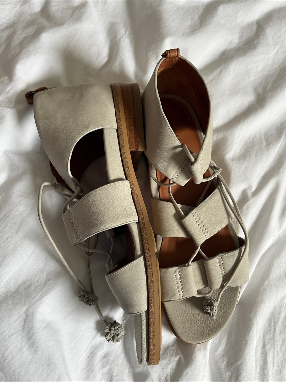 Gentle souls by Keneth Cole leather gladiator sandals